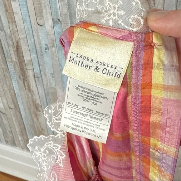 Laura Ashley 5 Vintage Girls Silk Smocked Lace Collar Plaid Dress Play Party - Picture 8 of 9